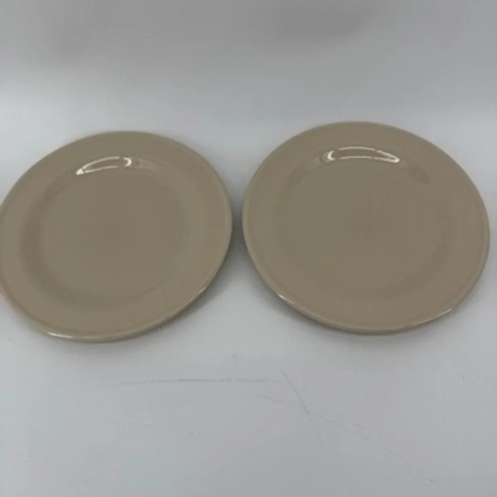 Henn Pottery Tan Taupe Stoneware 8.75 Inch Salad Dessert Plates‎ Set of 2 USA